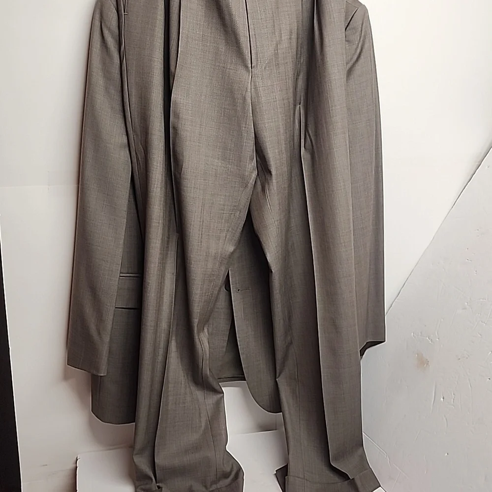 Oscar de la Renta Vintage Men's 100% Wool Suit in Grayish Taupe Sz 44L W38 WOW!